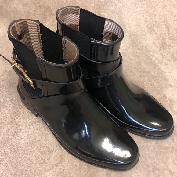 burberry ankle rain boots